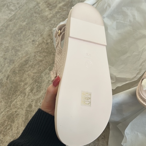 COPY - chanel shoes - Picture 2 of 4